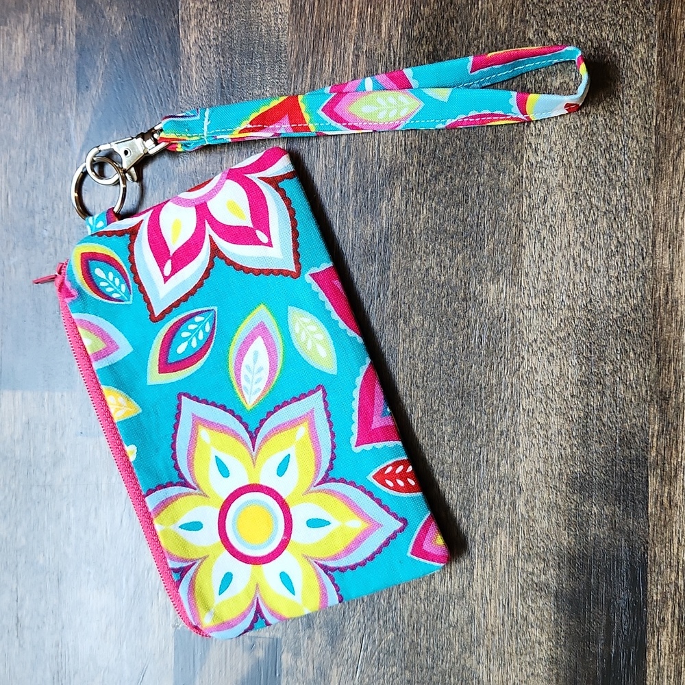 Floral change purse wristlet